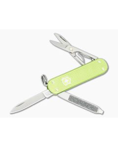 Victorinox Classic SD - Lime Twist Green Alox 0.6221.241G