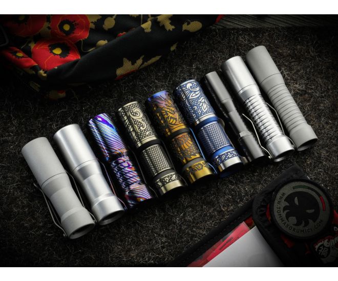 ちゃちゃい CWF Arcadian - Hitex Dragon Engraved Bronze Titanium Flashlight