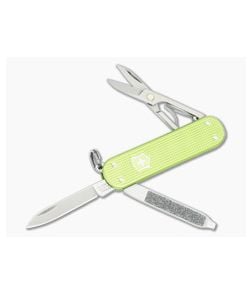 Victorinox Classic SD Lime Twist Green Alox - VN-0.6221.241G 1