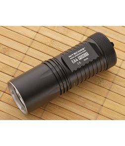 NiteCore EA4 860 Lumen Compact LED Flashlight
