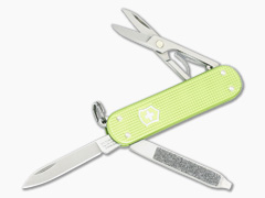 Victorinox Classic SD - Lime Twist Green Alox 0.6221.241G